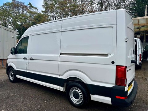 Volkswagen Crafter 2.0 TDI CR35 Trendline FWD MWB High Roof Euro 6 (s/s) 5dr 8