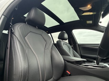 BMW 5 Series 520D M SPORT TOURING MHEV 45