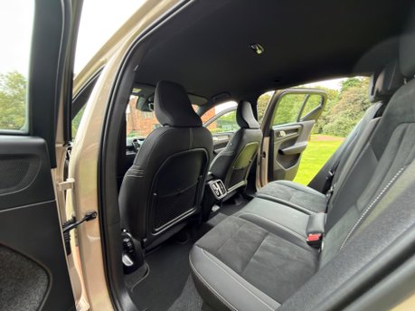Volvo XC40 B4 PLUS 15
