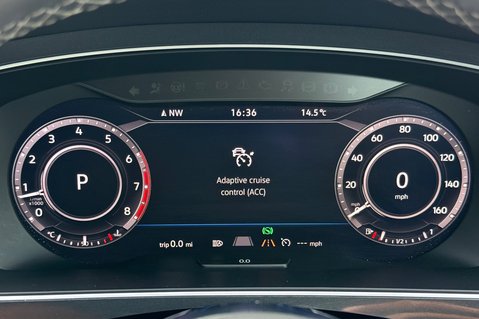 Volkswagen Tiguan R LINE TSI BMT 4MOTION DSG -RARE LEATHER INTERIOR -CAMERA -APPLE CARPLAY  44