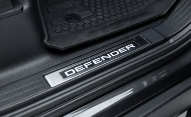 Land Rover Defender OCTA EDITION ONE 13