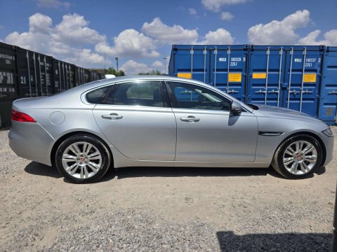 2016 Jaguar XF thumbnail 6
