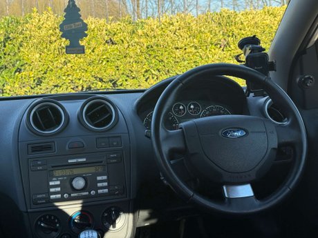 Ford Fiesta 1.4 Fiesta Ghia 5dr 19