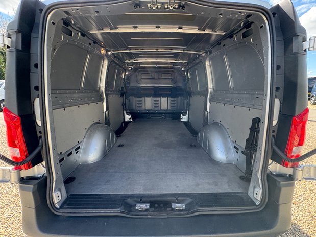 Mercedes-Benz Vito AUTO LWB L2H1 Low Roof Progressive 114 Camera EURO 6 9
