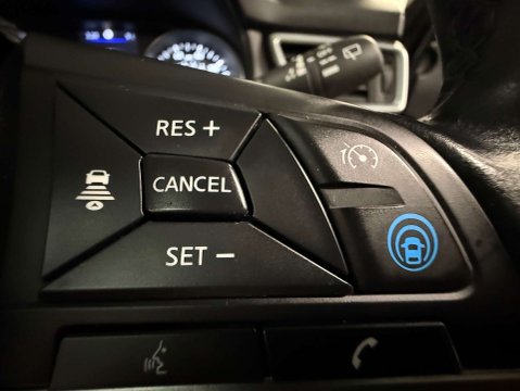 Nissan Qashqai 1.3 Qashqai Tekna DiG-T Semi-Auto 5dr 17