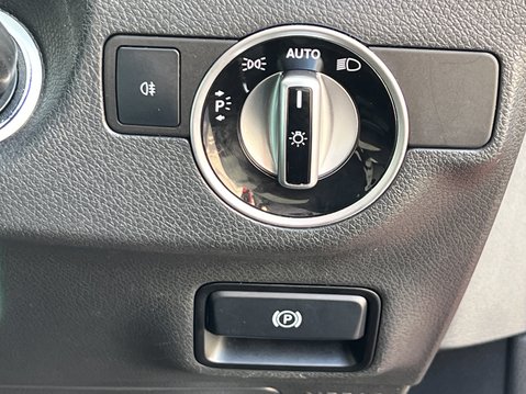 Mercedes-Benz GLA Class 2.1 GLA220d AMG Line (Premium) SUV 5dr Diesel 7G-DCT 4MATIC Euro 6 (177 ps) 27