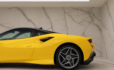 Ferrari F8 Tributo 30