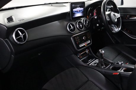 Mercedes-Benz CLA Class CLA 200 AMG LINE NIGHT EDITION 34