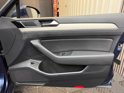 Volkswagen Passat 2.0 TDI BlueMotion Tech GT Euro 6 (s/s) 5dr 37