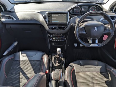 Peugeot 2008 PURETECH S/S GT LINE 15
