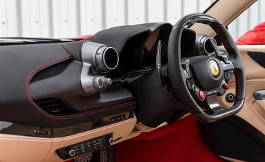 Ferrari F8 Tributo Spider 18