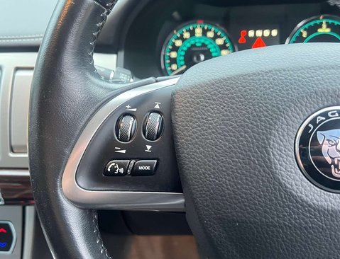 Jaguar XF 2.2d Portfolio Saloon 4dr Diesel Auto Euro 5 (s/s) (200 ps) 23