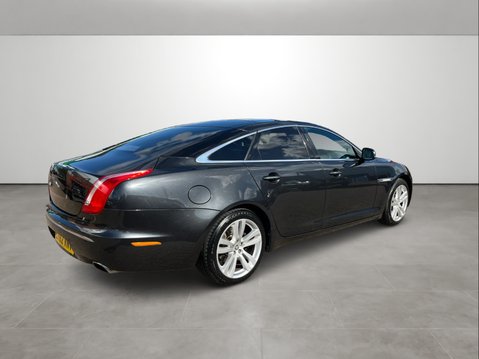 Jaguar XJ 3.0d V6 Premium Luxury 4dr Auto 9