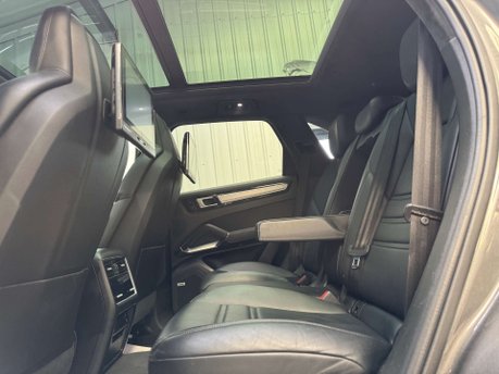 Porsche Cayenne 4.0 Cayenne T S E-Hybrid Auto 4WD 5dr 62