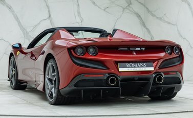 Ferrari F8 Spider 10