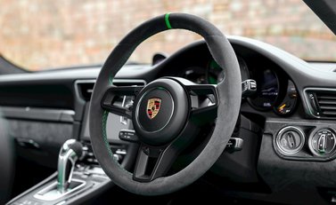 Porsche 911 GT3 RS (991.2) 11