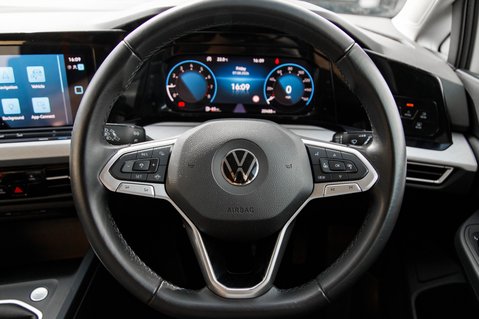 Volkswagen Golf LIFE TSI 20