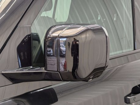 Land Rover Defender 2.0 Defender X-Dynamic HSE PHEV Auto 4WD 5dr 29