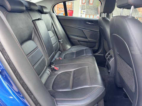Jaguar XE GTDI PRESTIGE 16