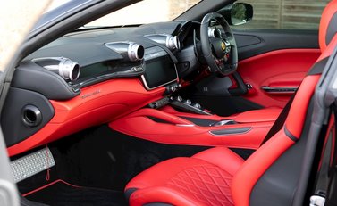 Ferrari GTC4 Lusso 14