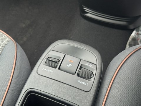 Fiat 500e (Sold) 42kWh Icon Hatchback 3dr Electric Auto (118 ps) 26