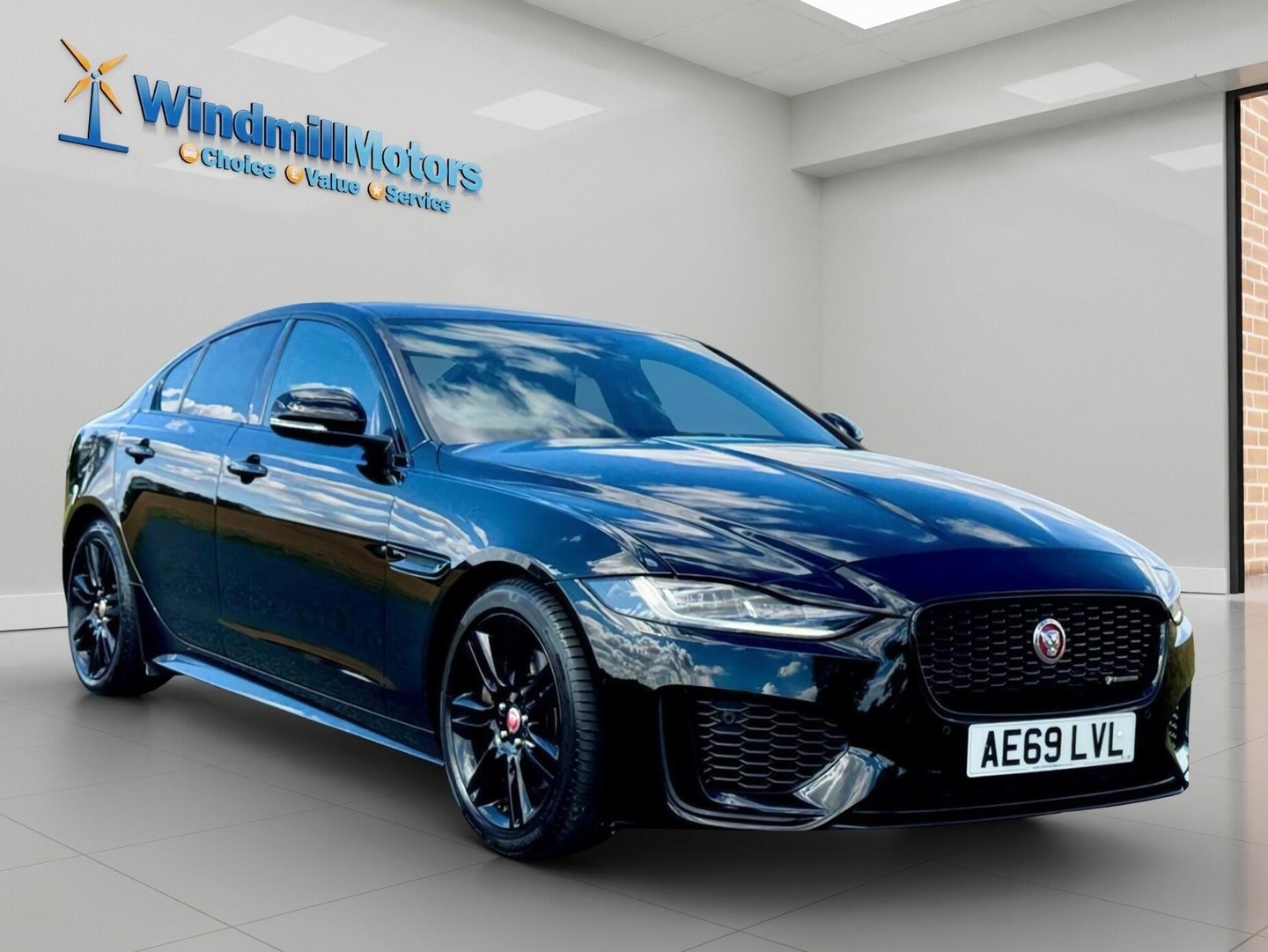 2019 Jaguar XE exterior view