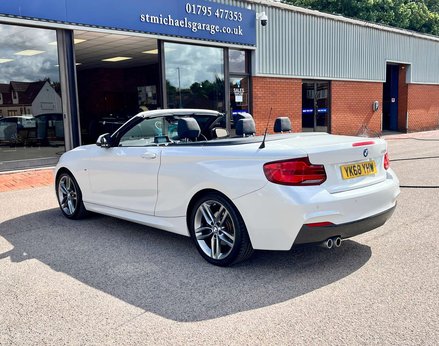 BMW 2 Series 2.0 220i M Sport Auto 2dr 11