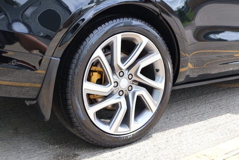Land Rover Discovery 2023 R-DYNAMIC SE MHEV rear seat conversion deployable side steps  12