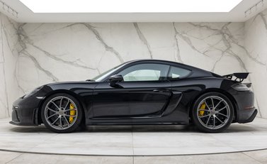 Porsche Cayman GT4 (718) 5