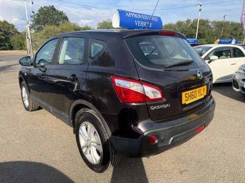 Nissan Qashqai 1.6 Acenta 2WD Euro 5 (s/s) 5dr 10