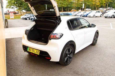 Peugeot 208 GT 41