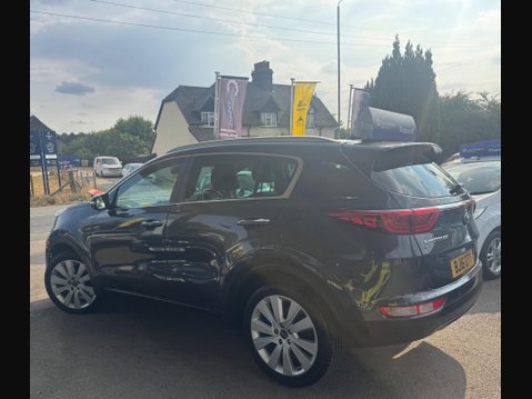 Kia Sportage 1.7 CRDi 4 Euro 6 (s/s) 5dr 4