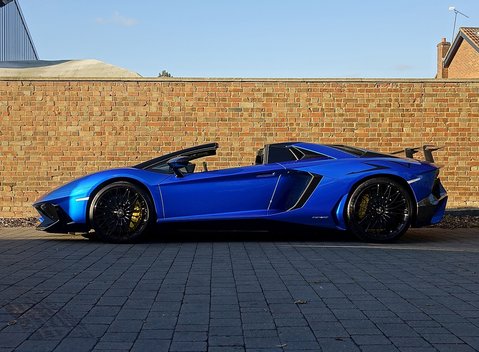 Lamborghini Aventador SV Roadster 30