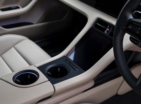 Porsche Taycan TURBO 18