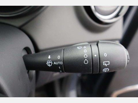 Renault Captur 1.5 Captur Iconic dCi Auto 5dr 28