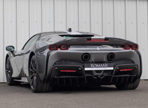 Ferrari SF90 Stradale 4