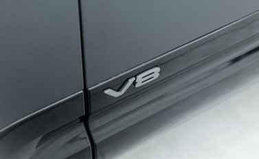 Land Rover Defender 110 V8 Carpathian Edition 31