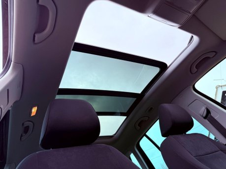 Volkswagen Tiguan 2.0 TDI BlueMotion Tech SE DSG 4WD Euro 5 (s/s) 5dr 3