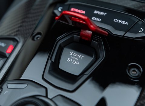 Lamborghini Aventador S LP 740-4 Roadster 23