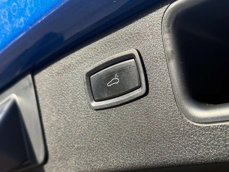 Porsche Macan 2.0 Macan Semi-Auto 4WD 5dr 63