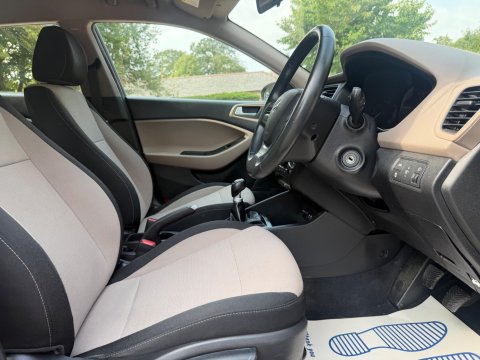 Hyundai i20 1.2 Blue Drive SE Euro 6 (s/s) 5dr 31