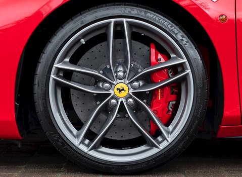 Ferrari 488 Spider 12