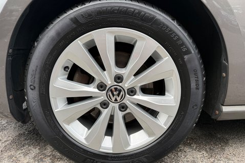 Volkswagen Golf SE TDI BMT -£20 ROAD TAX -1 OWNER -11 SERVICES -SATNAV -ADAPTIVE CRUISE 52
