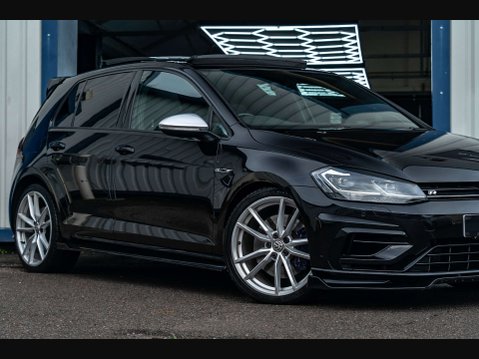 Volkswagen Golf 2.0 Golf R TSi Semi-Auto 4WD 5dr 7