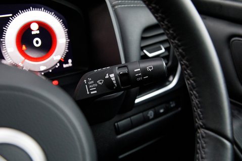 Nissan Qashqai DIG-T N-CONNECTA MHEV 17