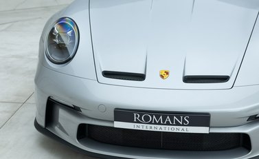 Porsche 911 GT3 Touring (992) 27