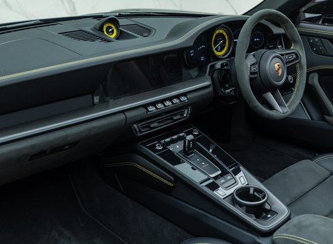 Porsche 911 Targa 4 GTS (992) 22