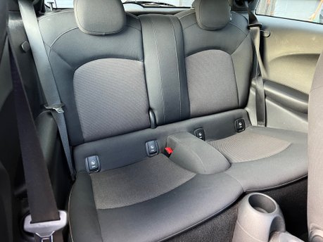 Mini Hatch COOPER D 20