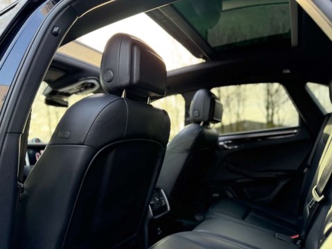 Porsche Macan 3.0 Macan S Semi-Auto 4WD 5dr 36
