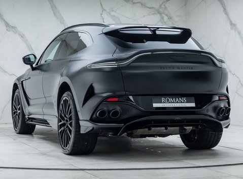 Aston Martin DBX 707 9
